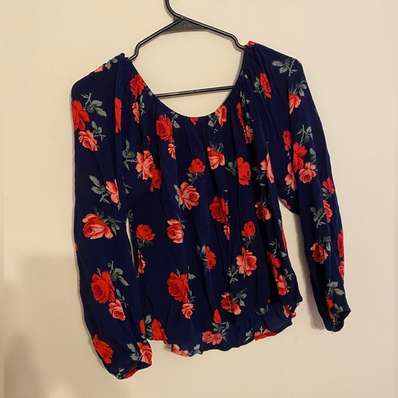 HOLLISTER TOP - Picture 2 of 3